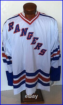 Wayne Gretzky signed Rangers Authentic Starter Jersey Auto Fight Strap UDA COA