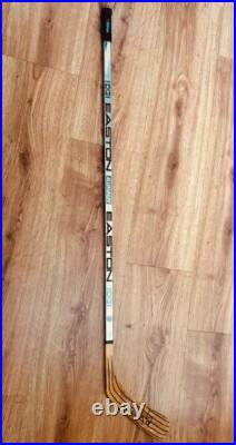 Wayne Gretzky signed autographed LA Kings authentic Easton game issued stick UDA