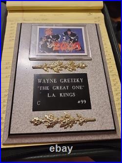 Wayne gretzky autographed plaque