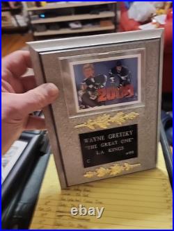 Wayne gretzky autographed plaque